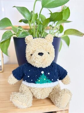 Classic Pooh Bear by Gund